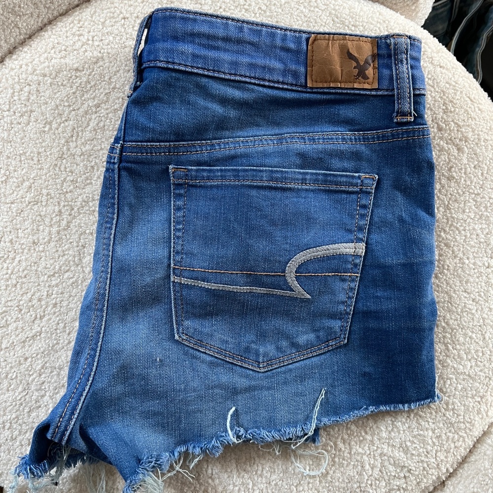 American Eagle High Rise Short Shorts Size 8 - 4.99 SHIP